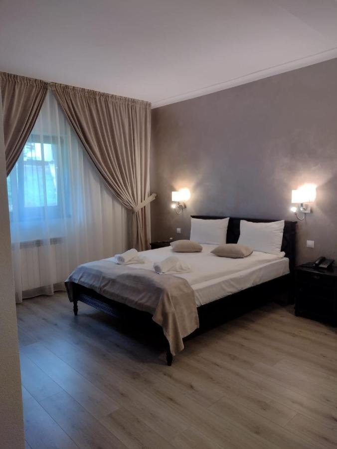 Pensiunea Steinhaus Slănic-Moldova Exteriör bild